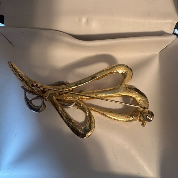 Two Tone Swoosh Statement Brooch With Rhinestones Vintage - Picture 2 of 3